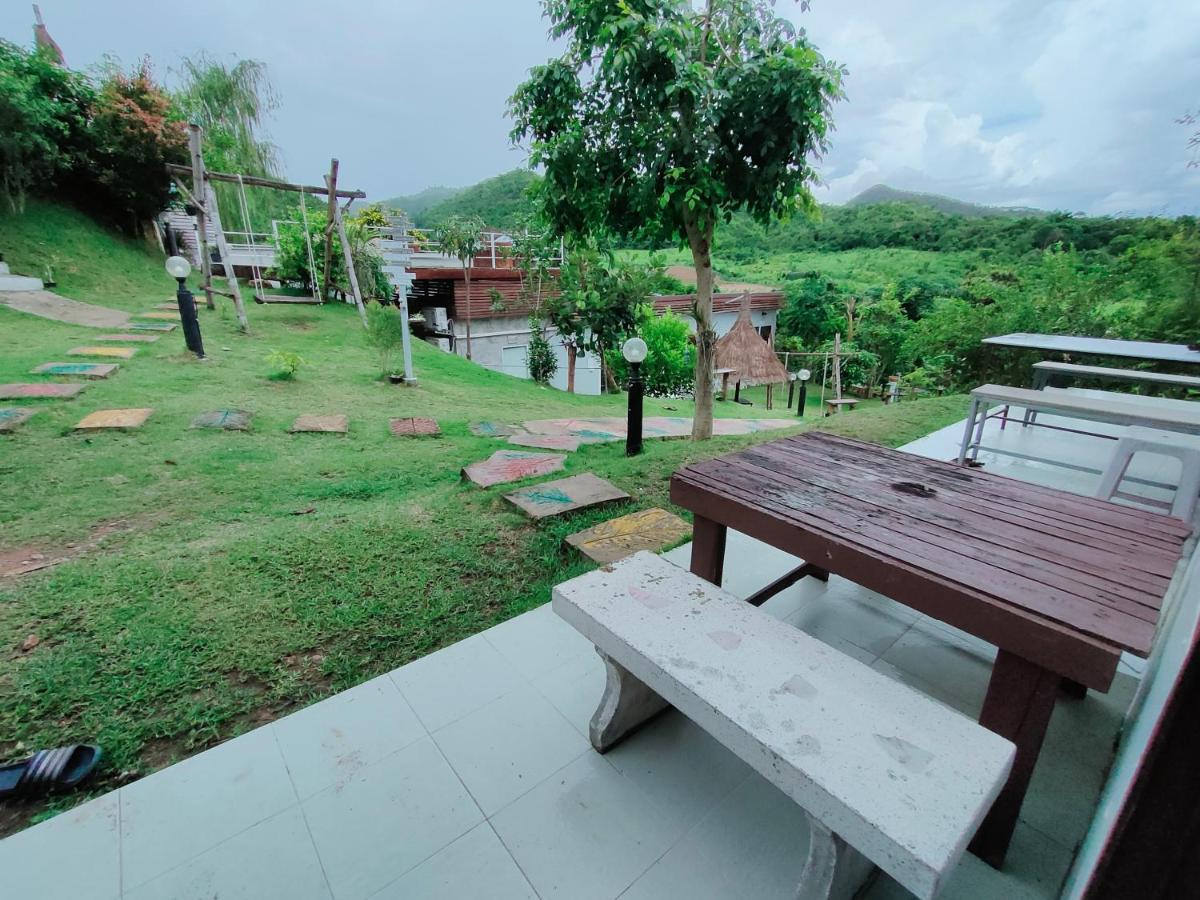 Baan Mai Hom Pensión Suan Phueng